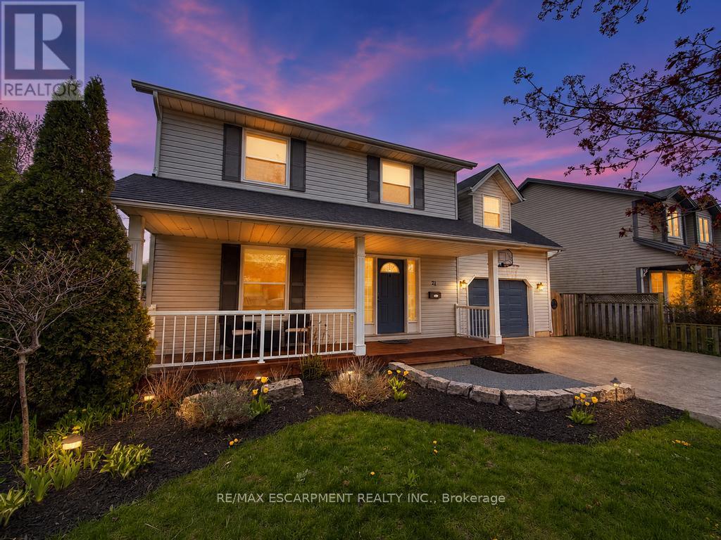 21 MAPLEWOOD COURT