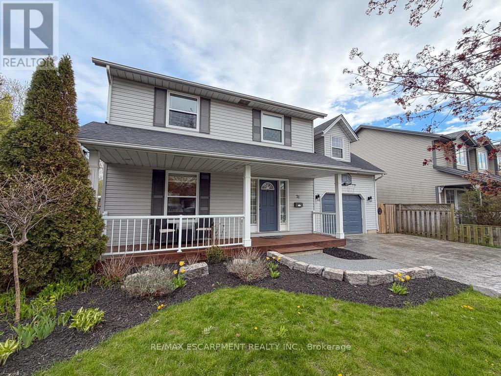 21 MAPLEWOOD COURT