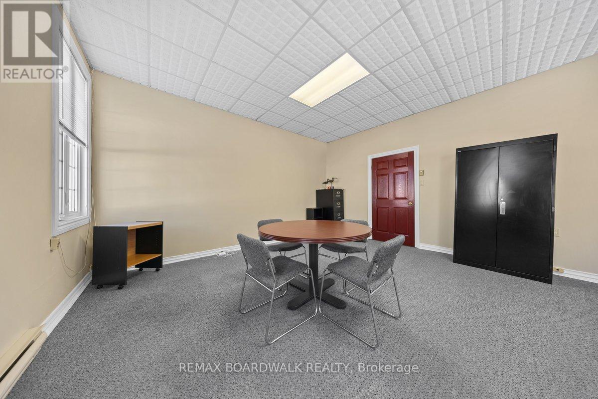 210 - 20 BENNETT STREET