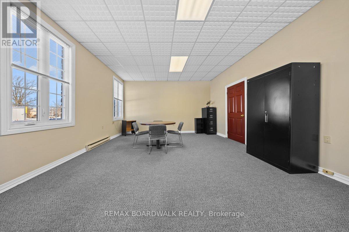 210 - 20 BENNETT STREET