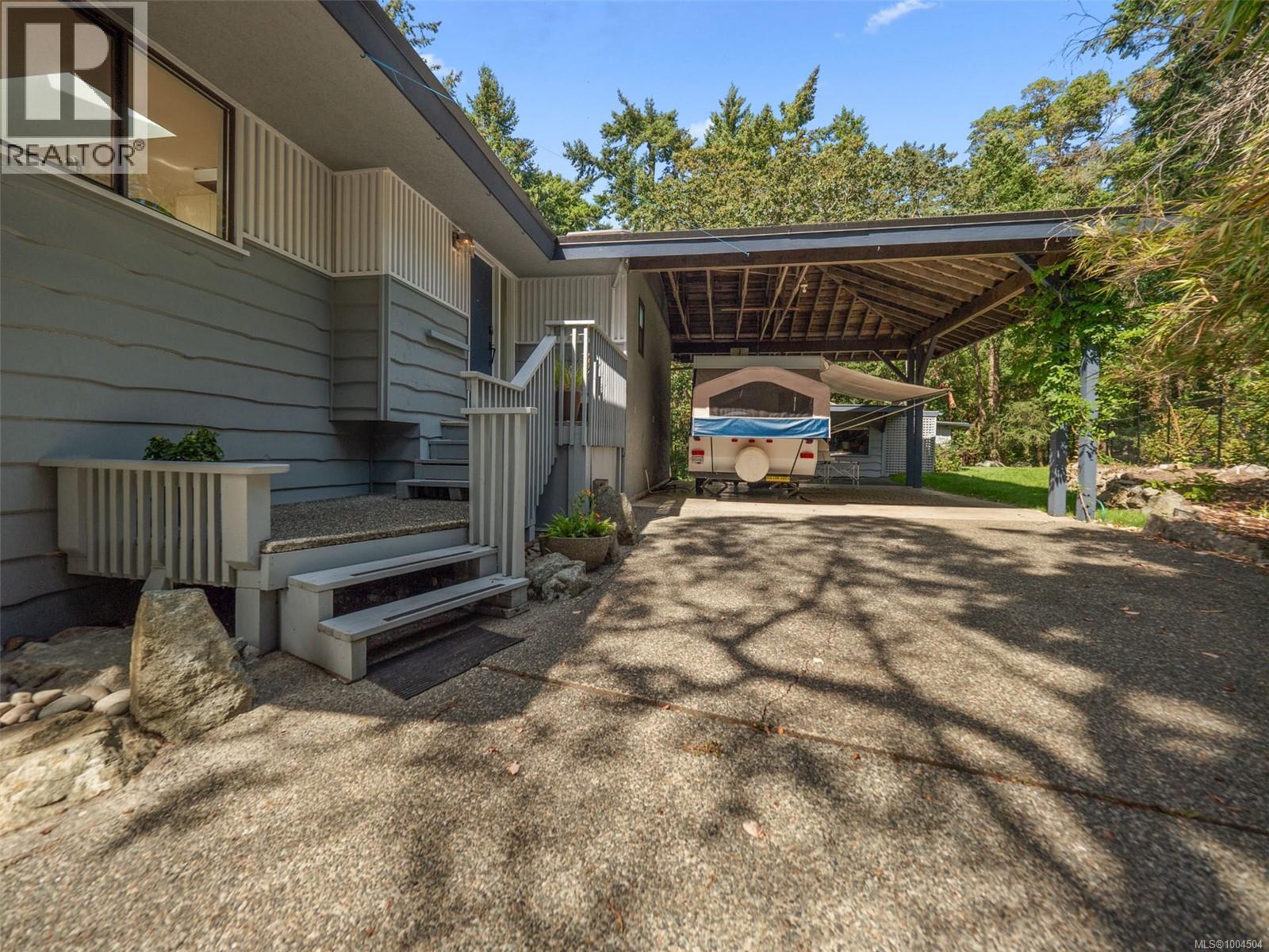 2660 Macdonald Dr E