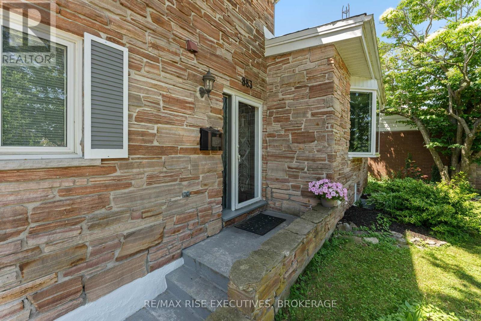 883 PERCY CRESCENT