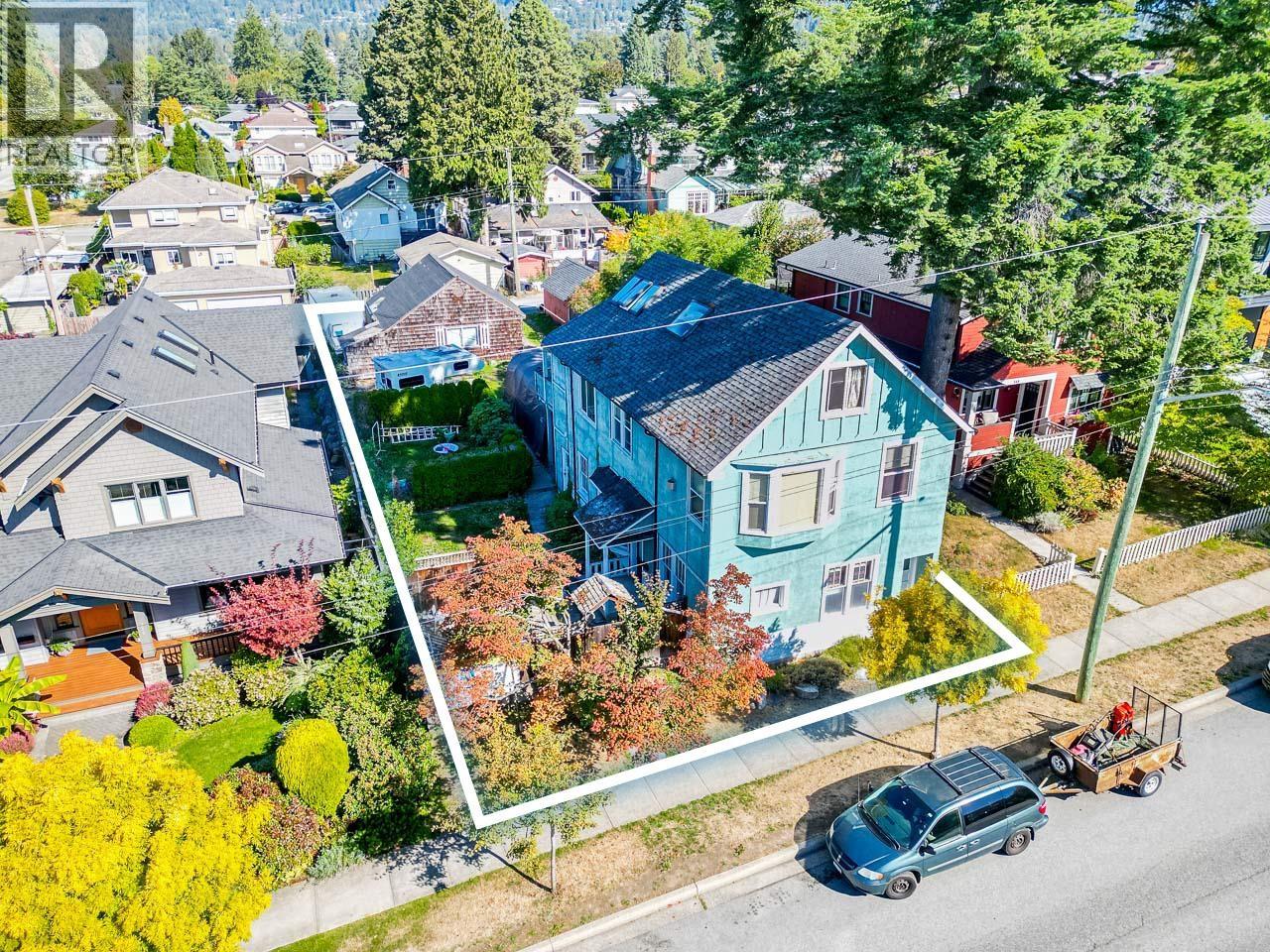 352 W 15TH STREET