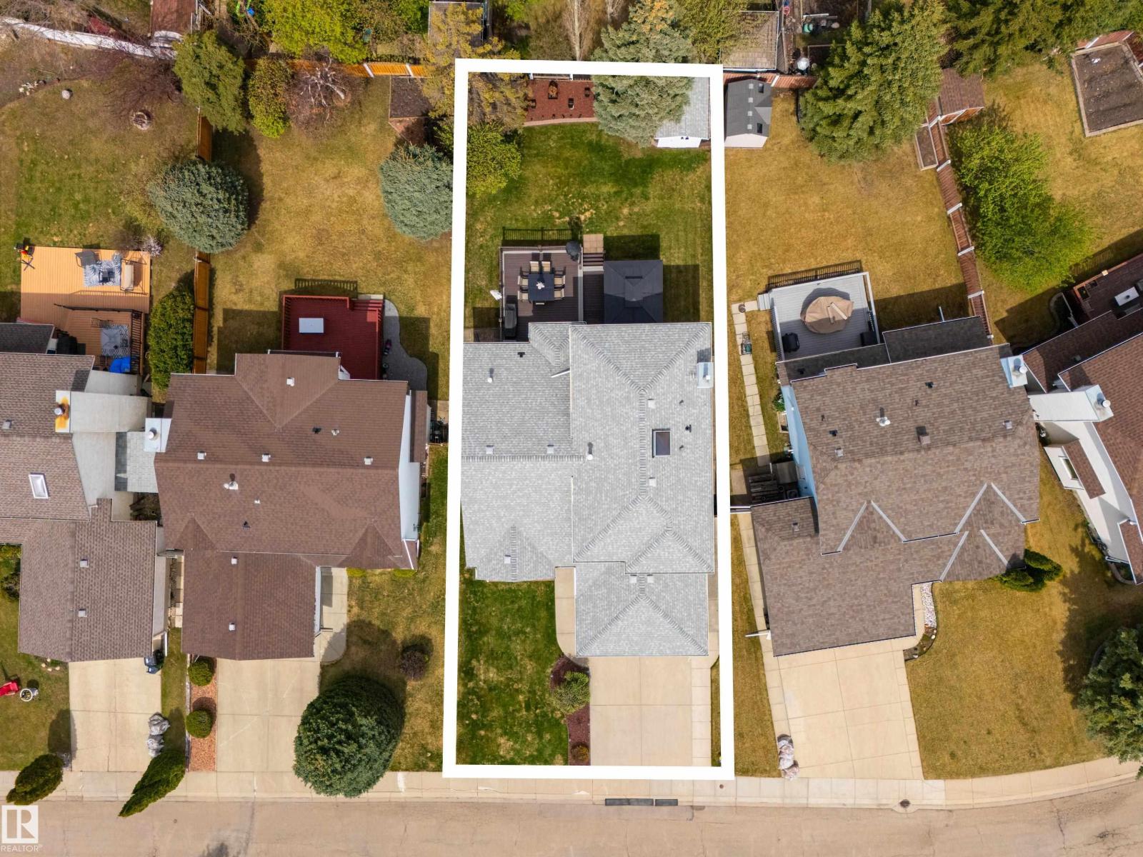 11028 11 AV NW