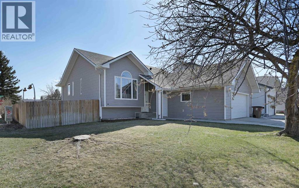 3 Prairie Meadows Road W