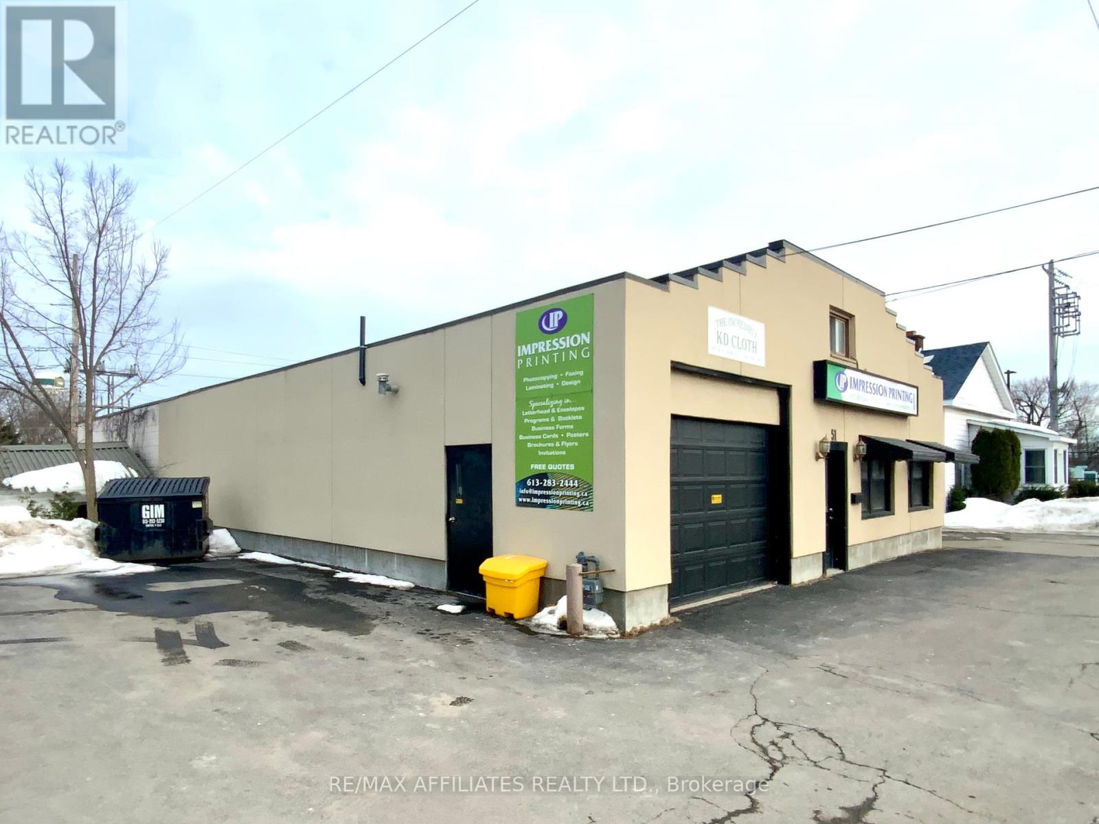 51 ABBOTT STREET N