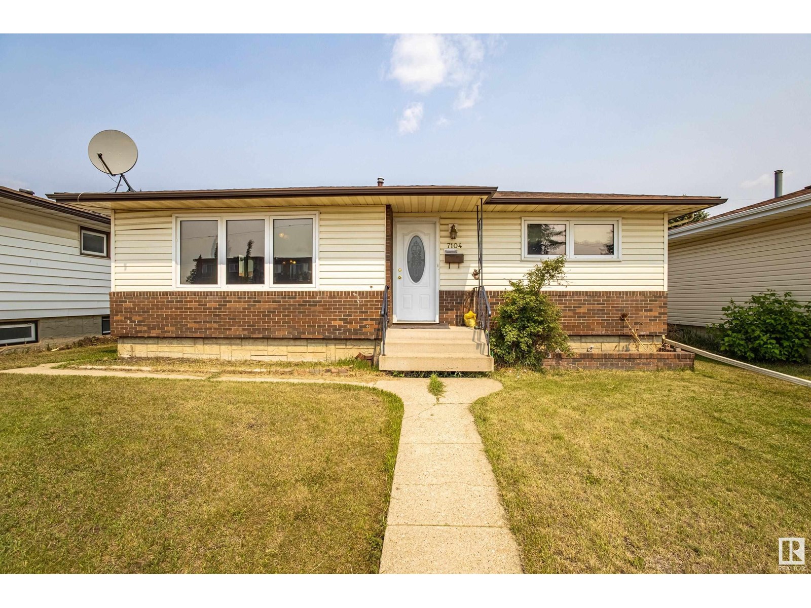 7104 132 AV NW NW
