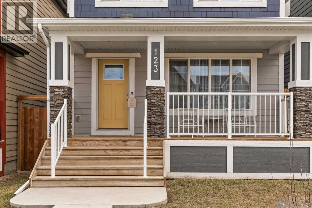 123 Magnolia Square SE
