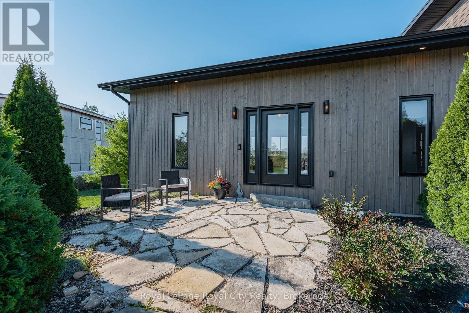 103 UGOVSEK CRESCENT