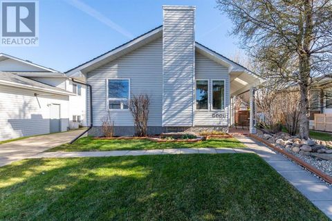 1112 Meadowbrook Drive Airdrie AB T4A1W9