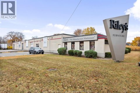 2570 OUELLETTE AVENUE Windsor ON N8X1L7