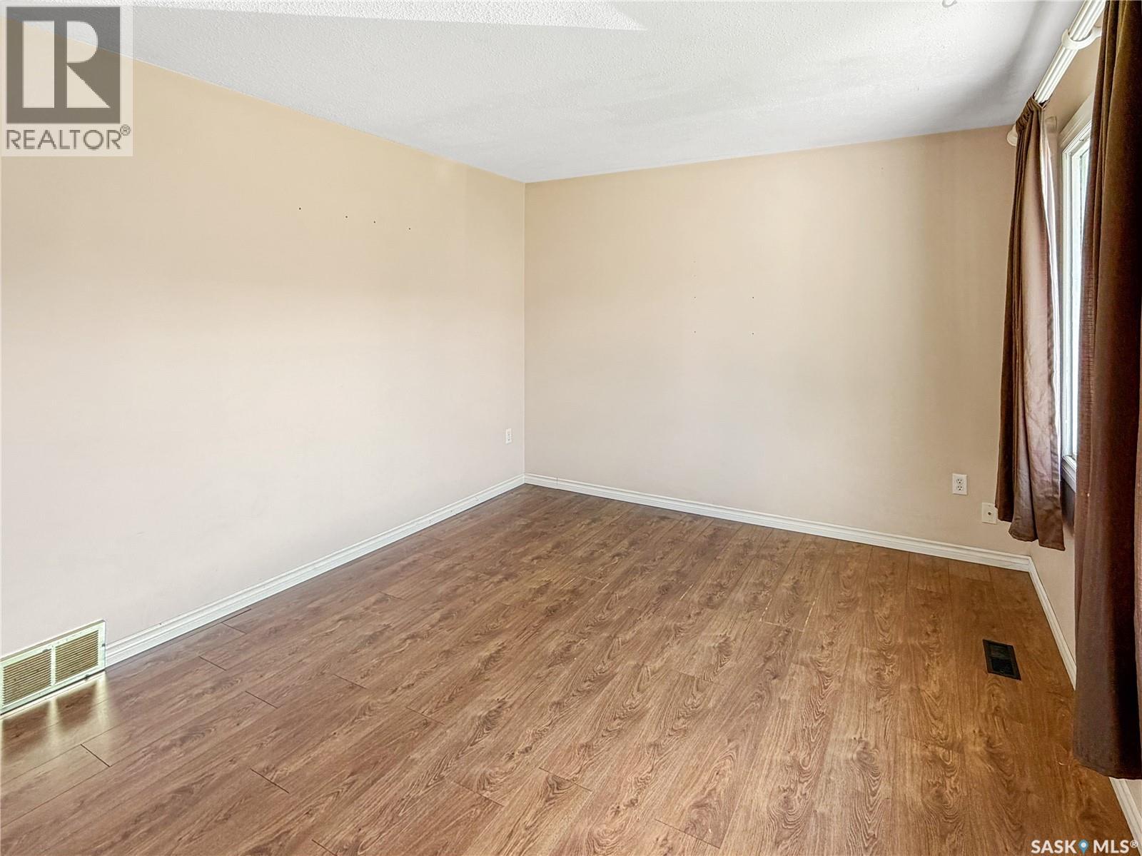 1982 13th STREET W
