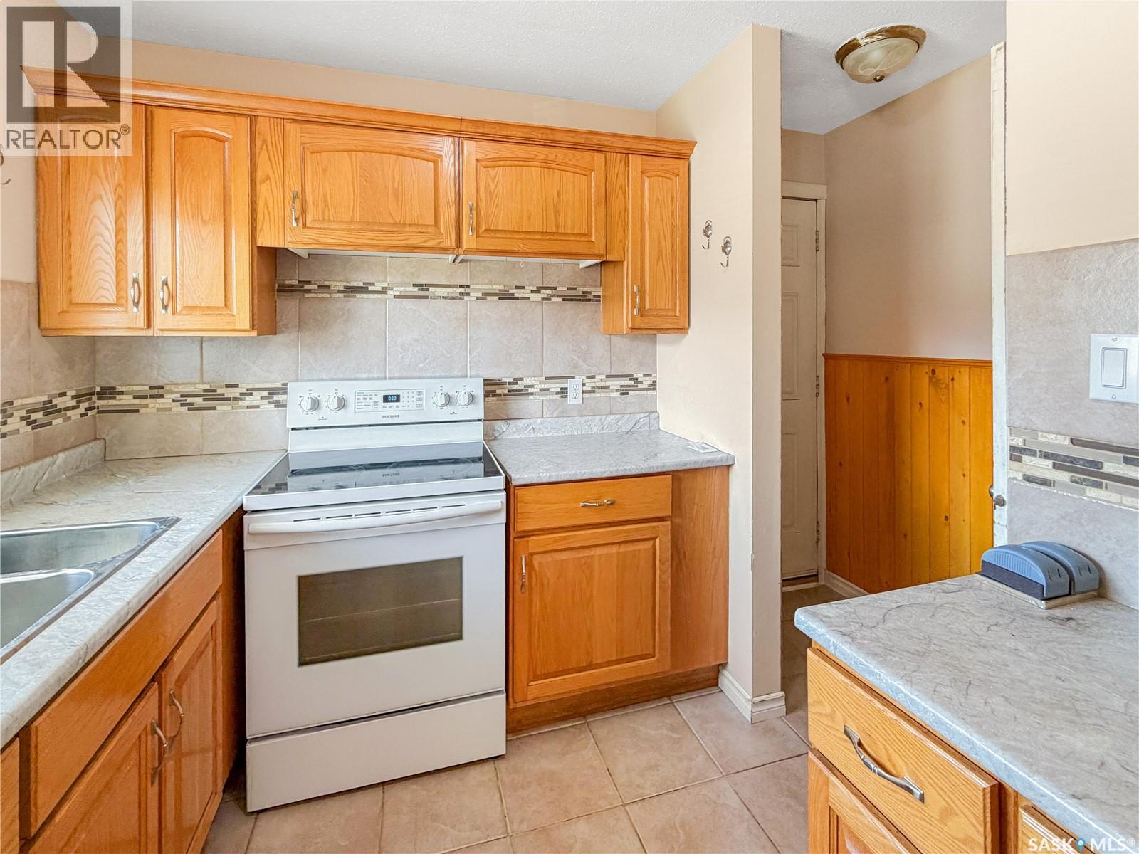 1982 13th STREET W