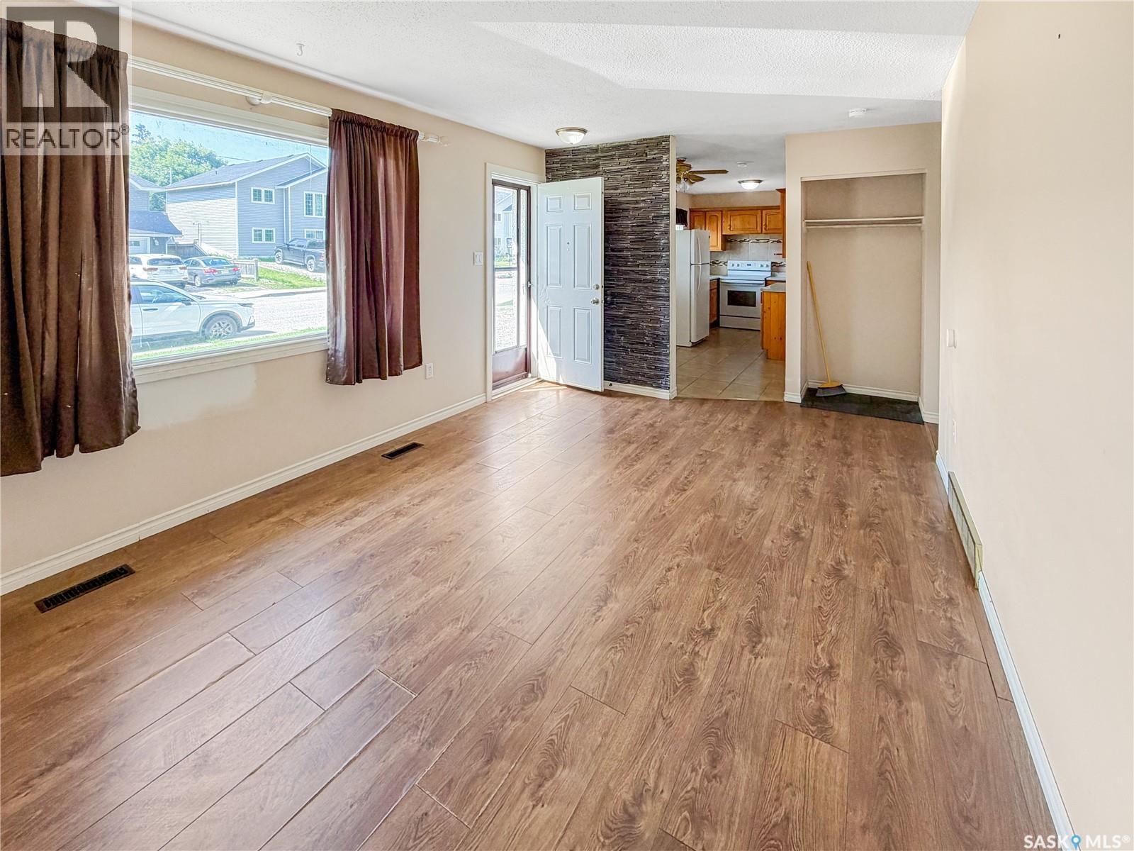 1982 13th STREET W