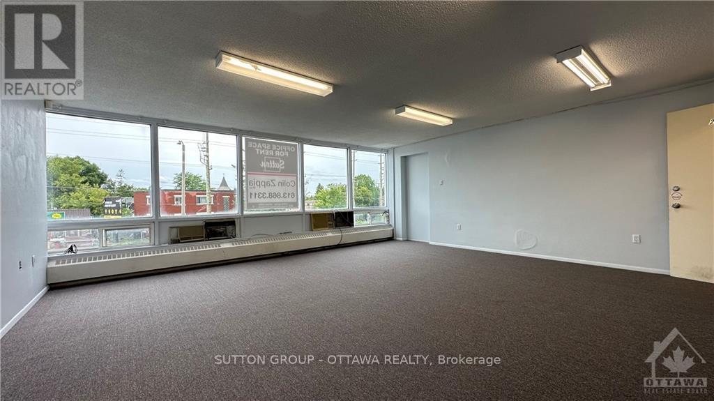 204 - 1061 MERIVALE ROAD