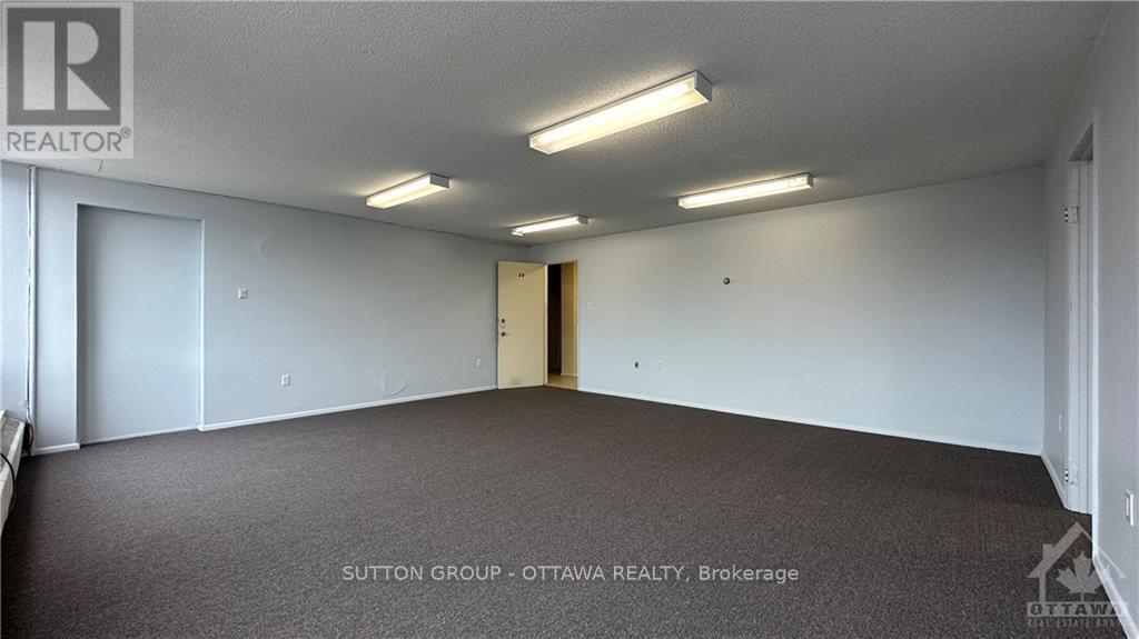 204 - 1061 MERIVALE ROAD