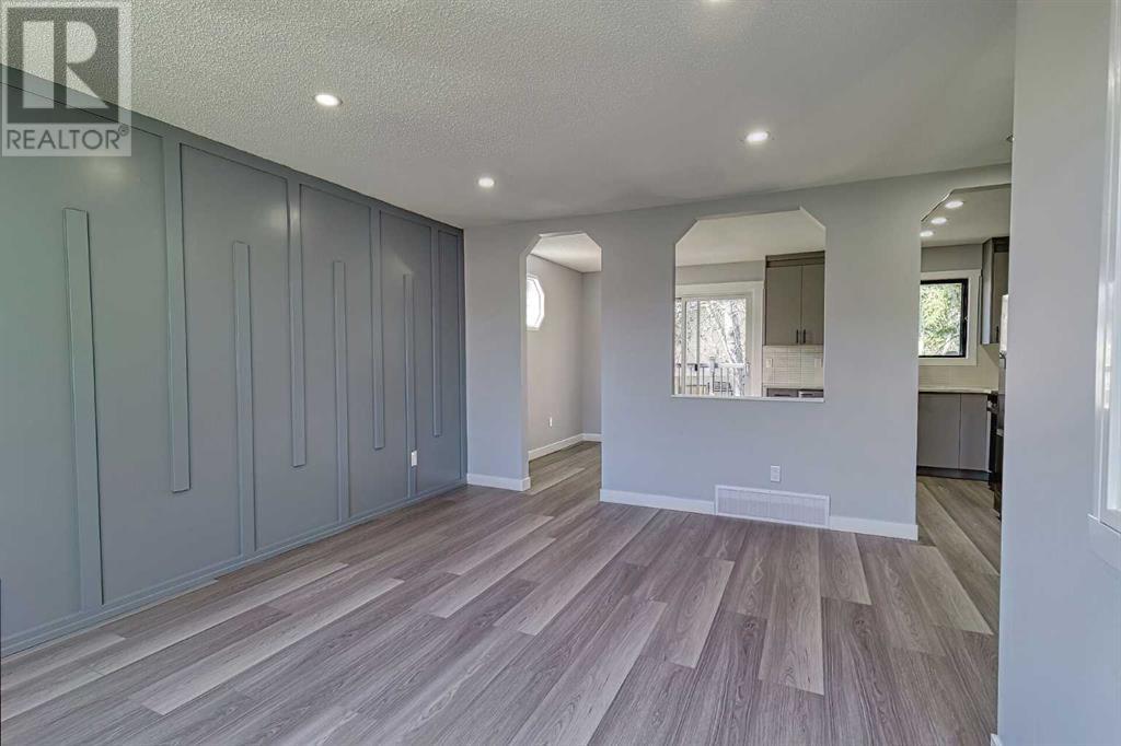 315 Abadan Place NE