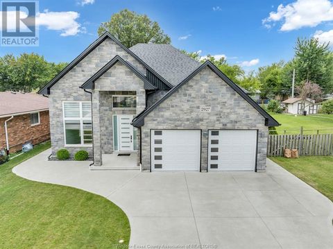 2927 CLEMENCEAU BOULEVARD Windsor ON N8T2R2