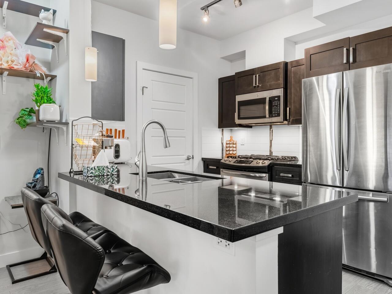 206 20062 FRASER HIGHWAY