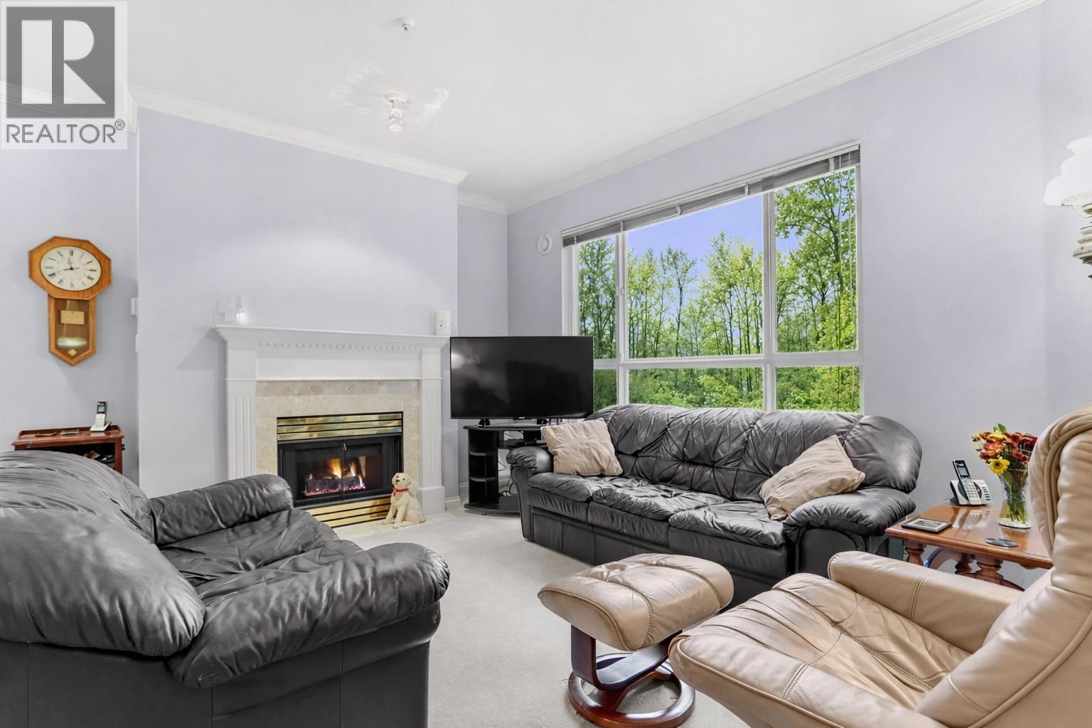 343 3098 GUILDFORD WAY