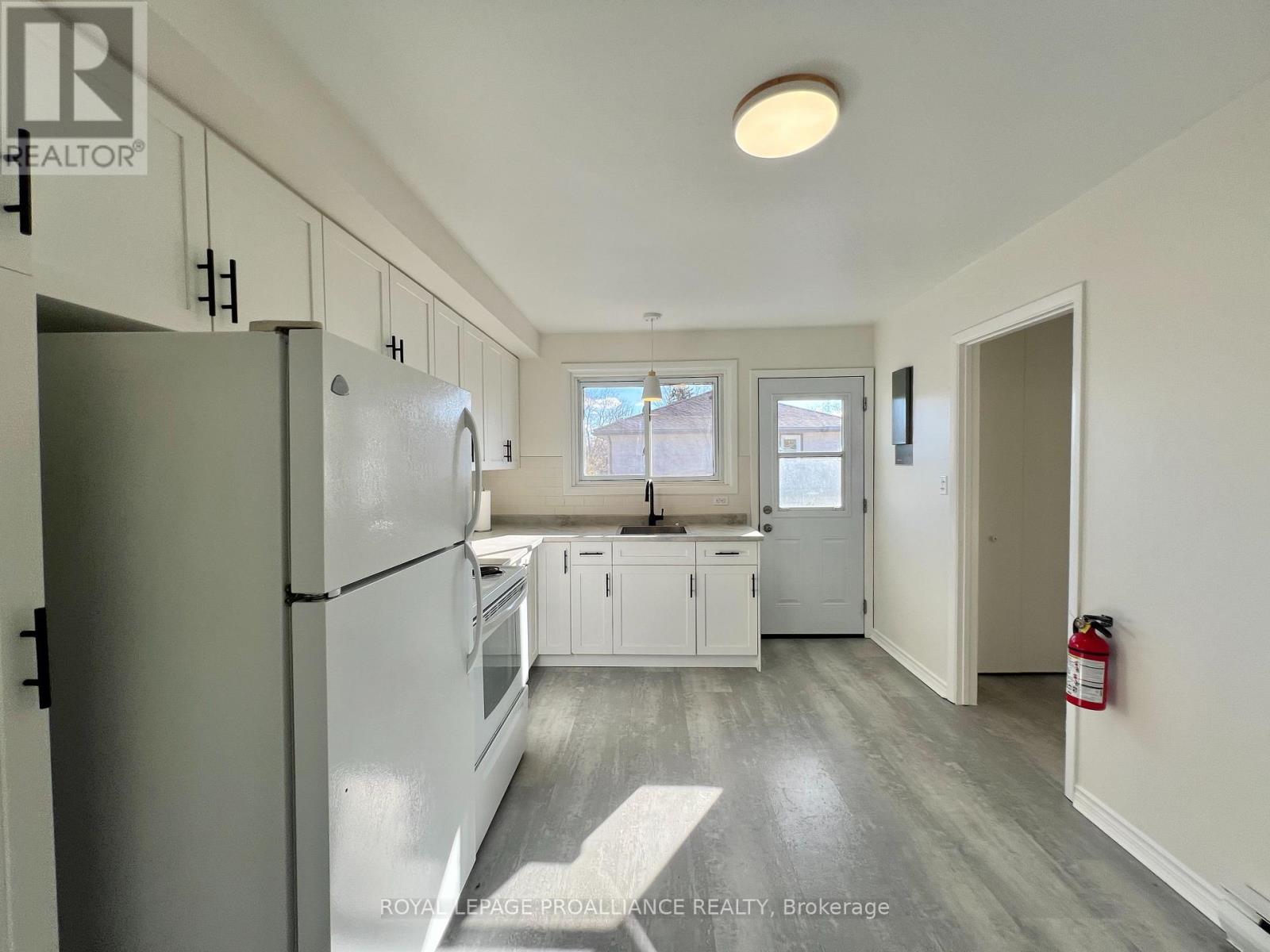 3 - 3 GLENARDEN CRESCENT