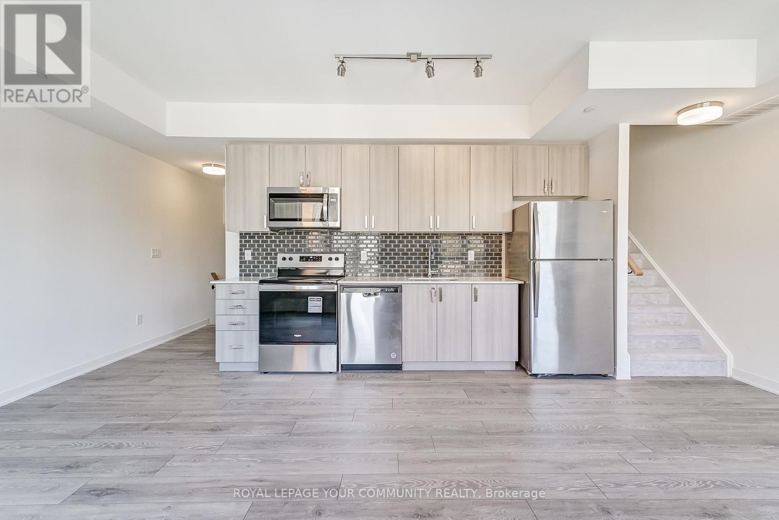 UNIT 4 - 4017 HICKORY DRIVE