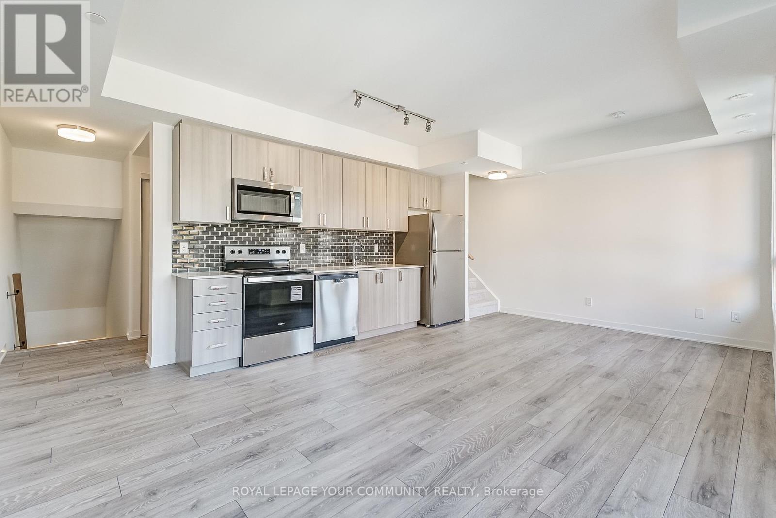 UNIT 4 - 4017 HICKORY DRIVE
