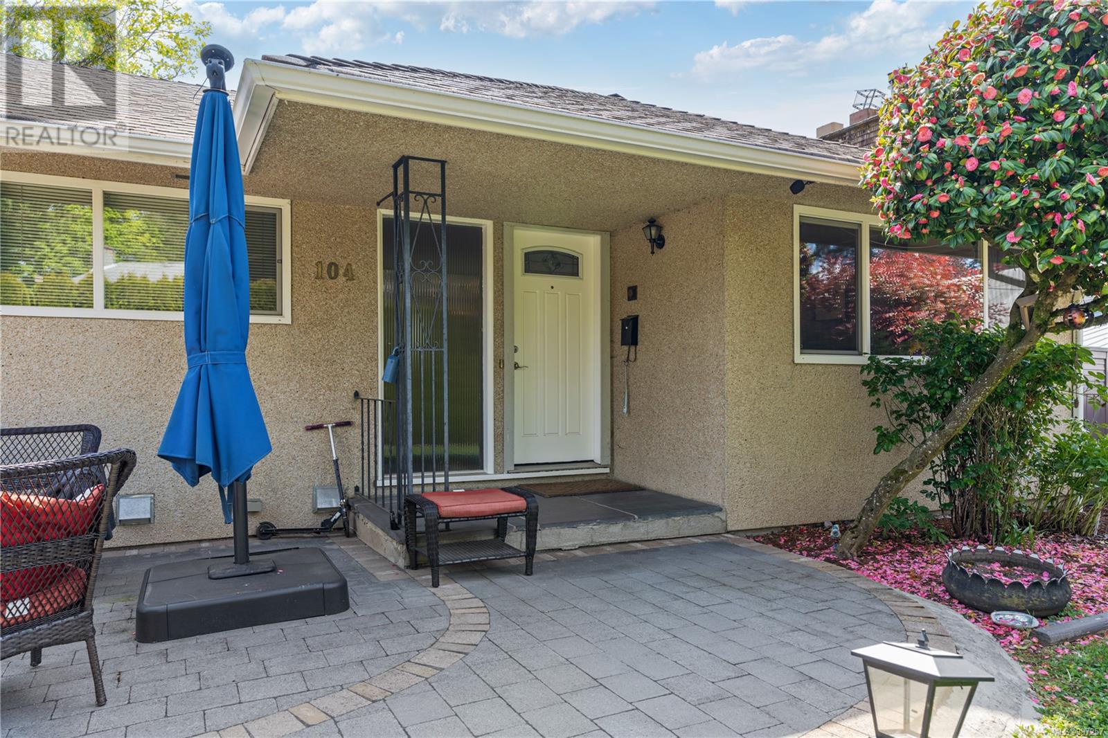 104 Burnett Rd