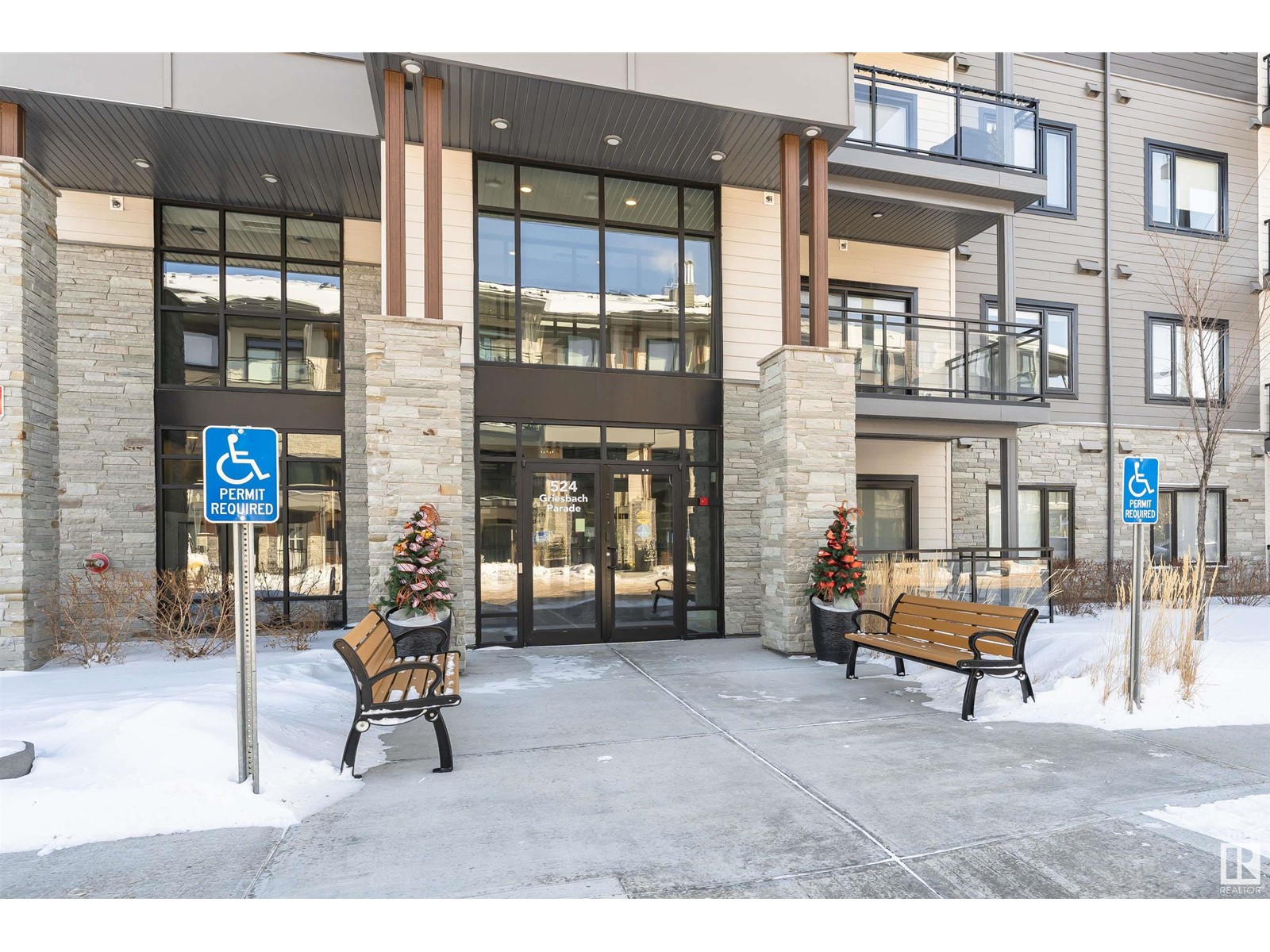 #427 524 GRIESBACH PR NW