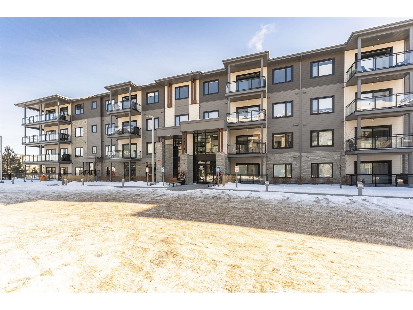 #427 524 GRIESBACH PR NW