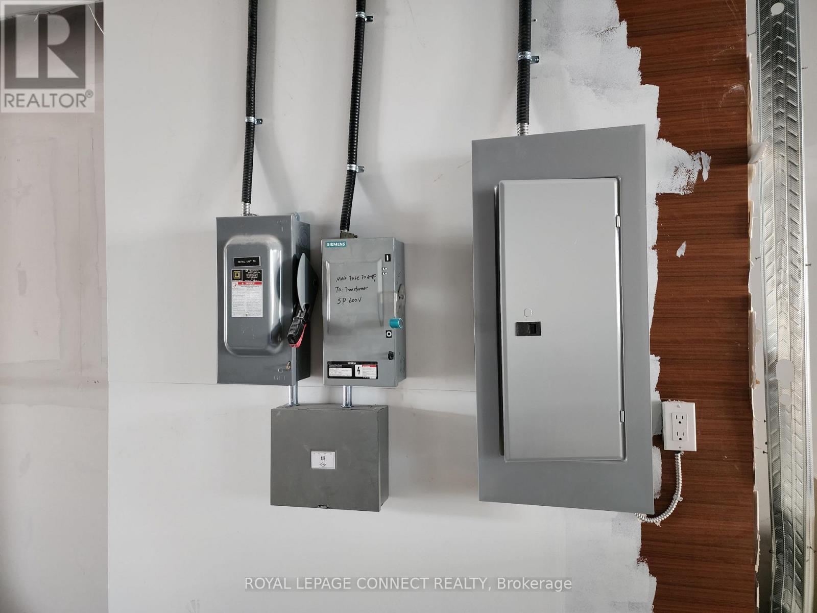 E - 60 SOUTH TOWN CENTRE BOULEVARD