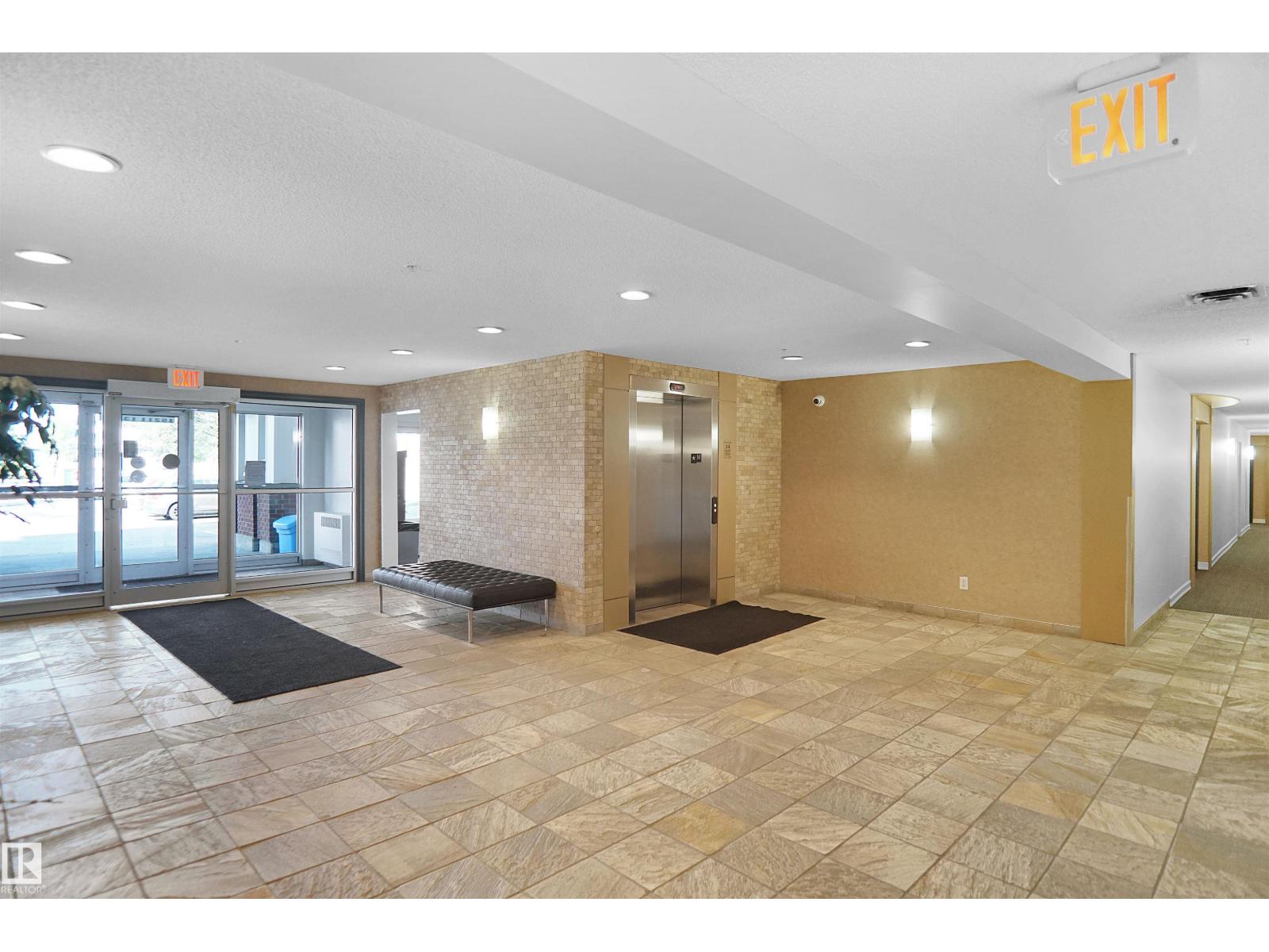 #403 15211 139 ST NW