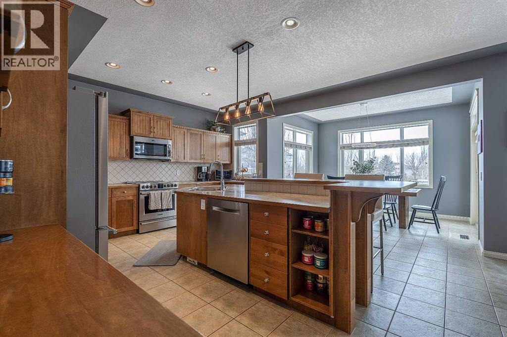 812 Coopers Drive SW