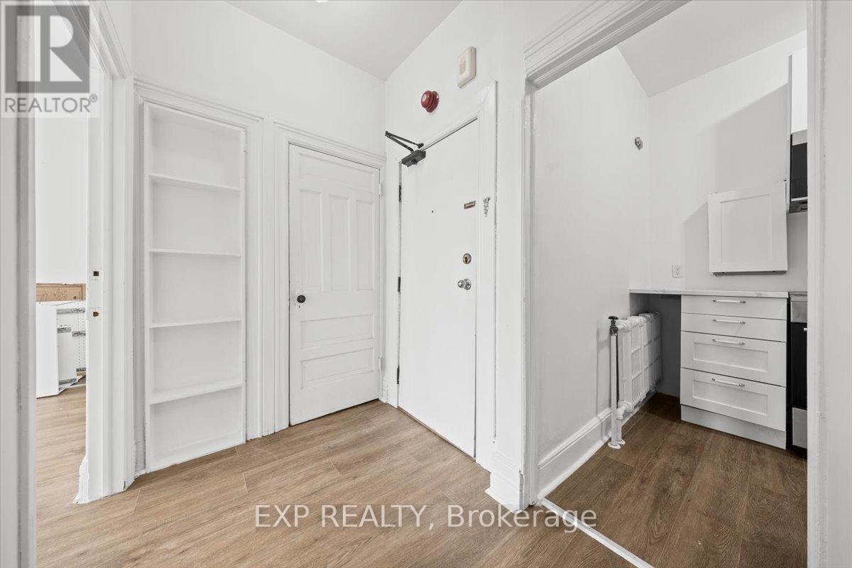 3 - 484 GILMOUR STREET