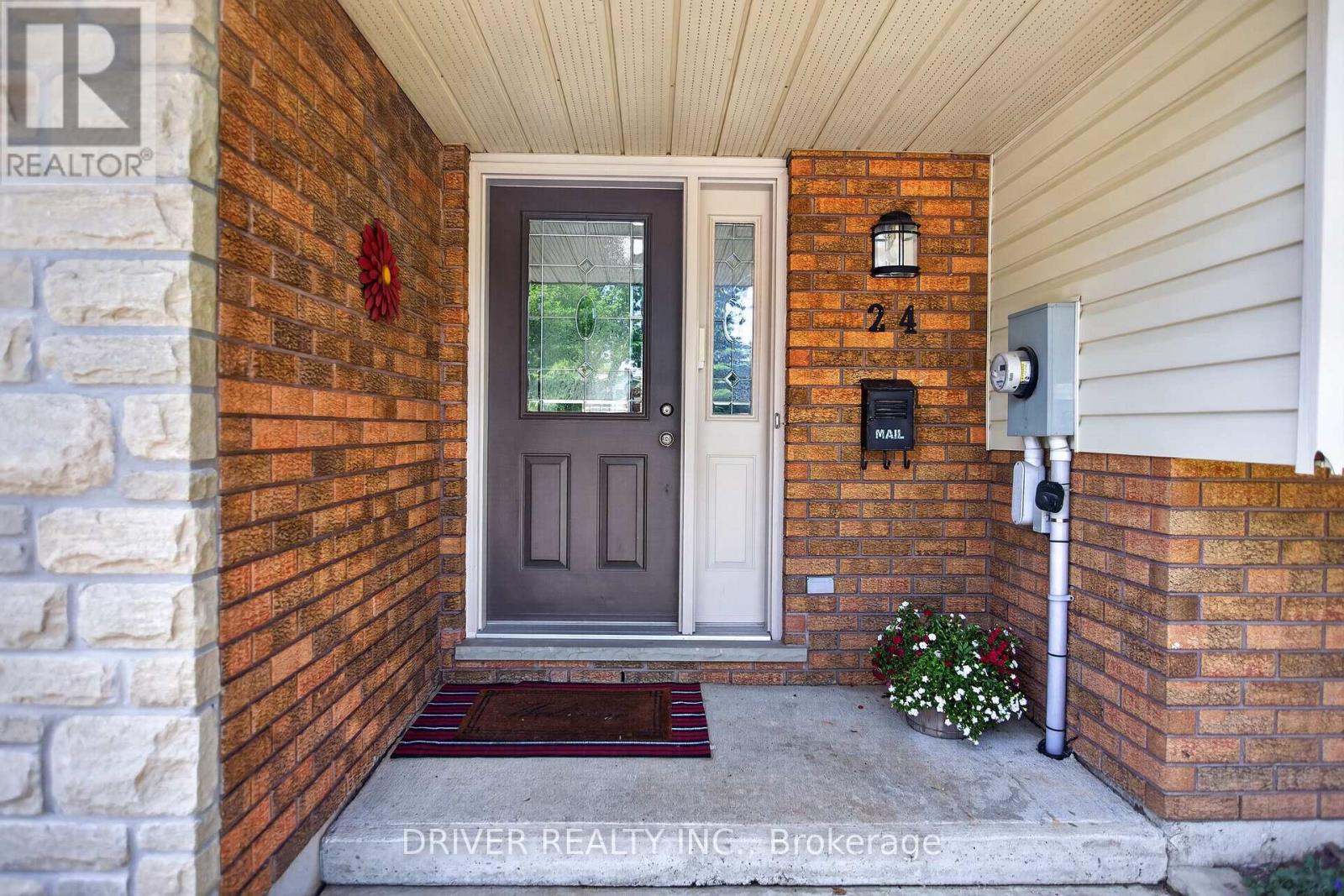 24 HAWTHORNE CRESCENT