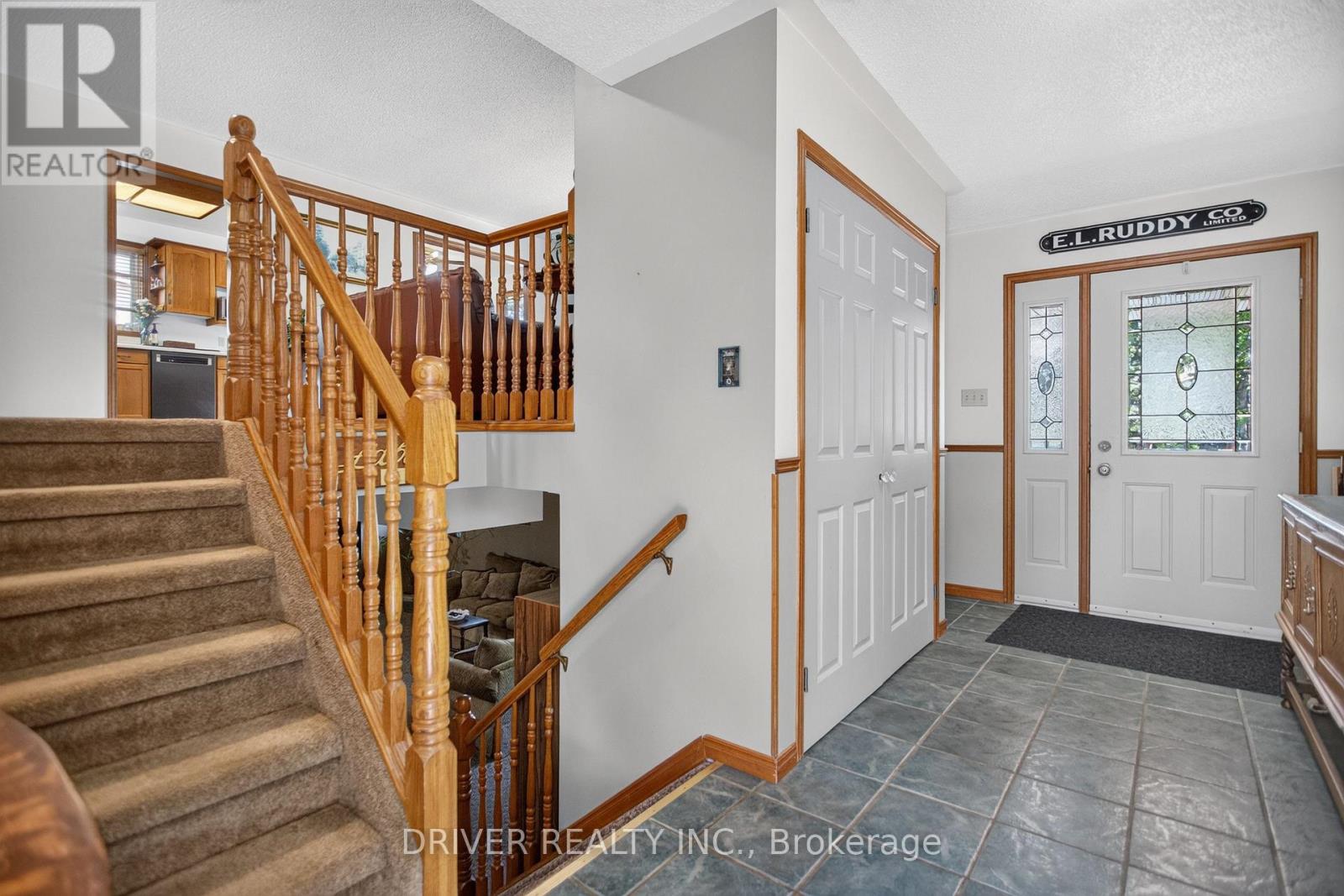 24 HAWTHORNE CRESCENT