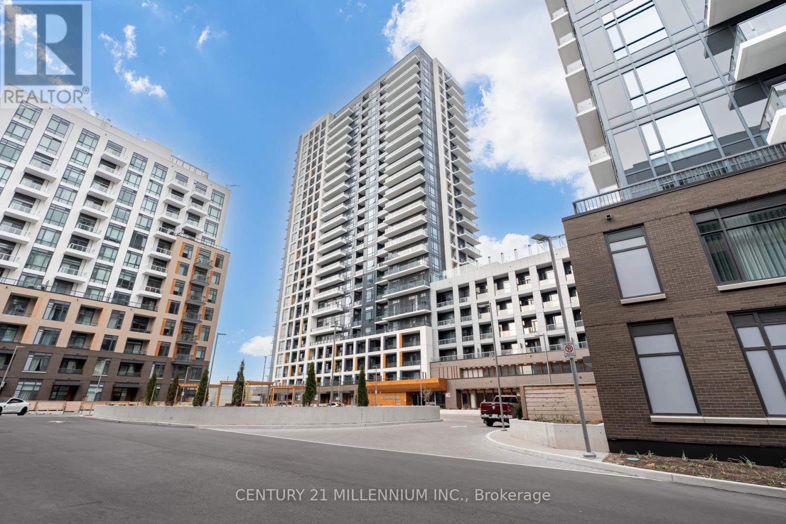 404 - 7950 BATHURST STREET