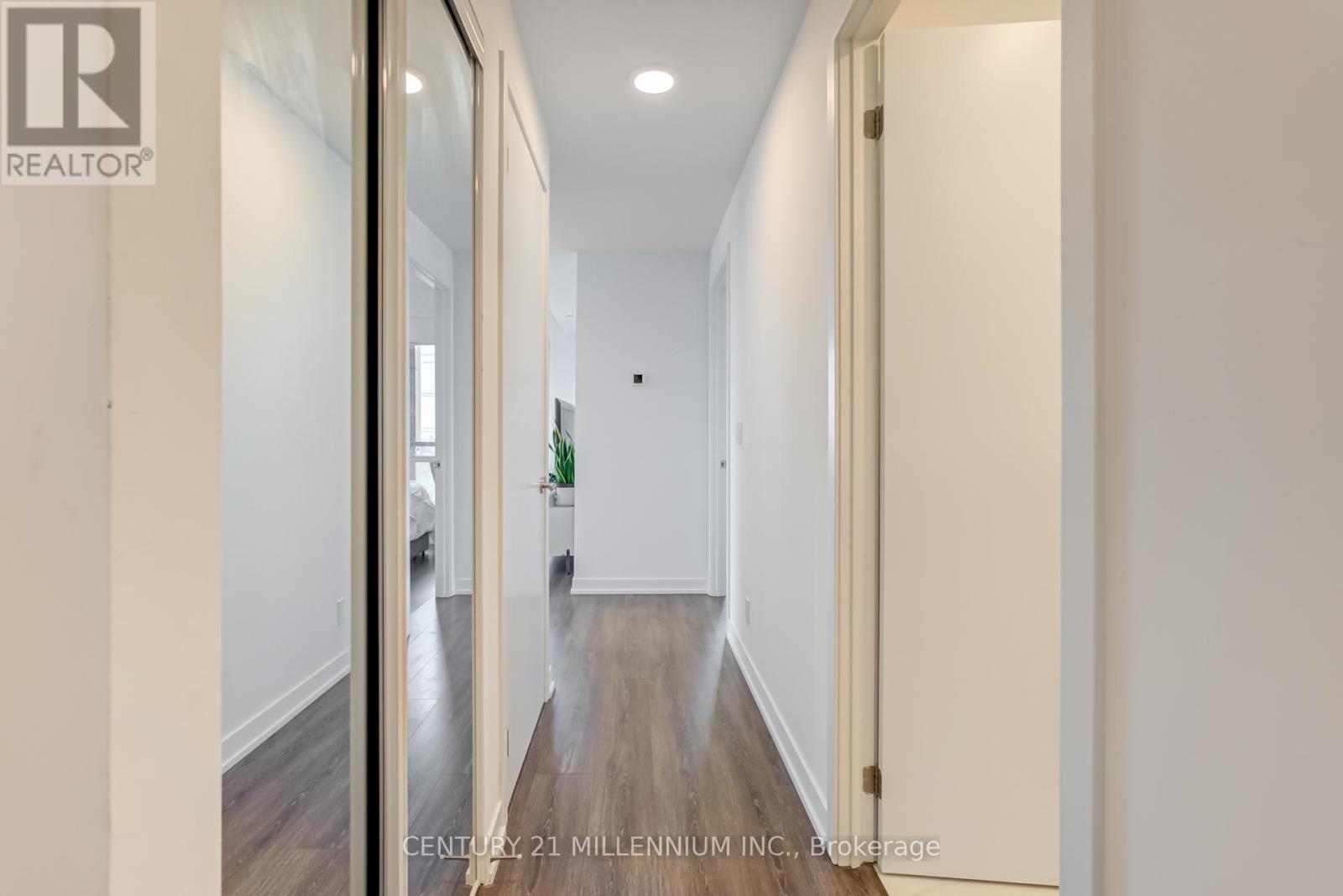 404 - 7950 BATHURST STREET
