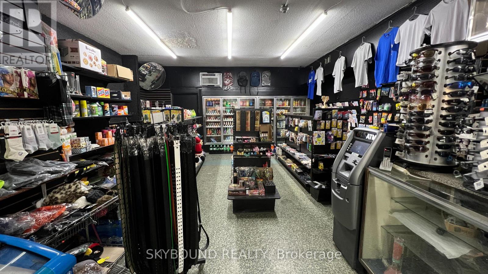 UNIT 11 - 2111 JANE STREET