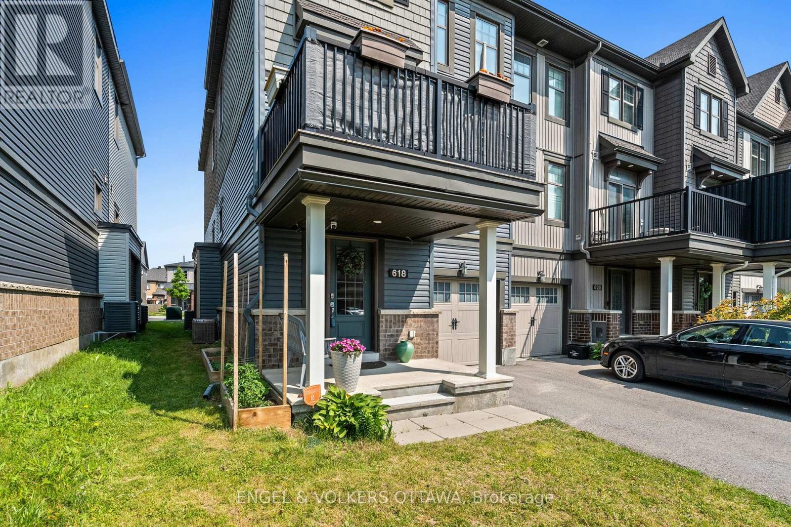 618 LAURALEAF CRESCENT