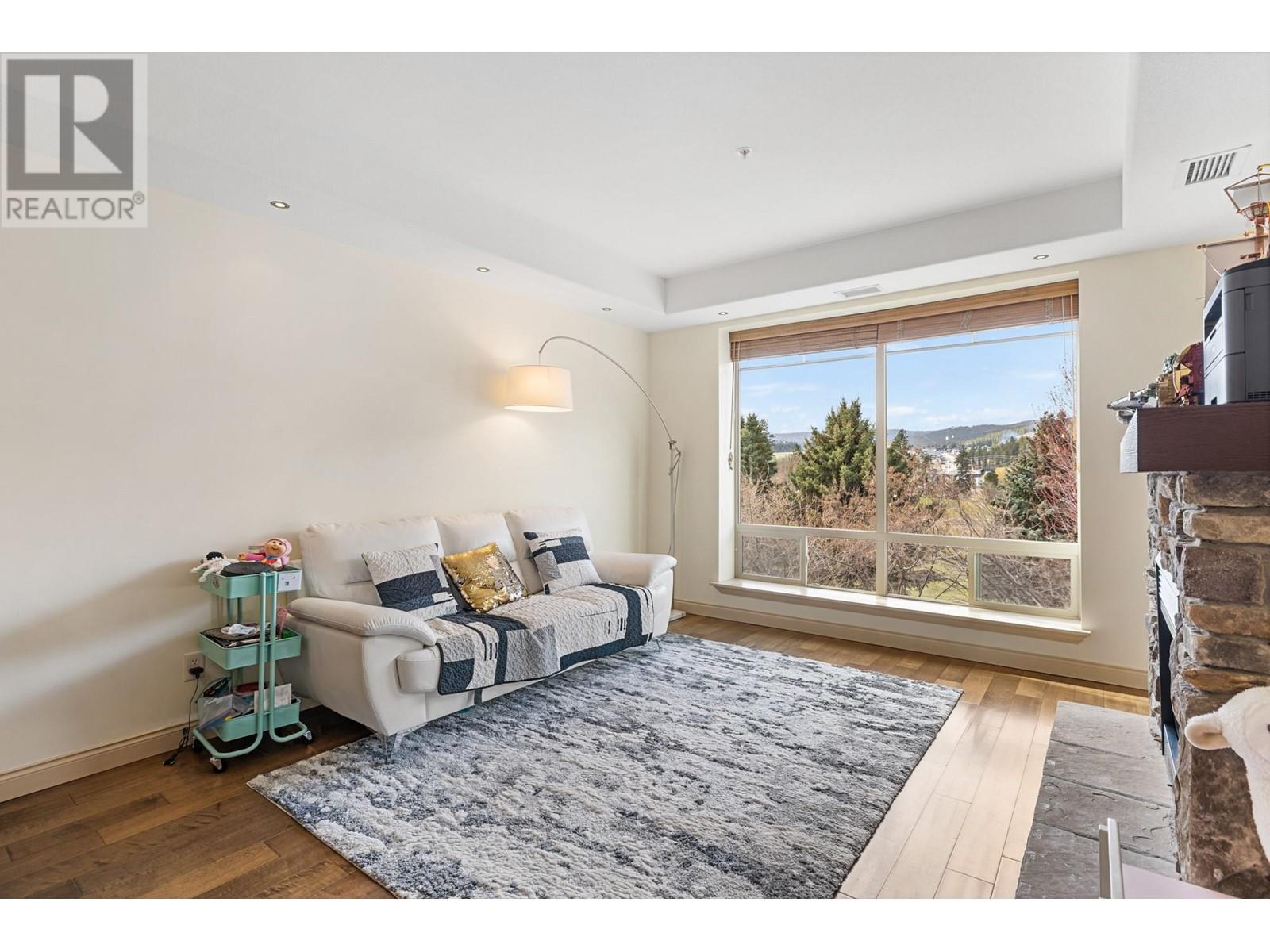 2770 Auburn Road Unit# 202