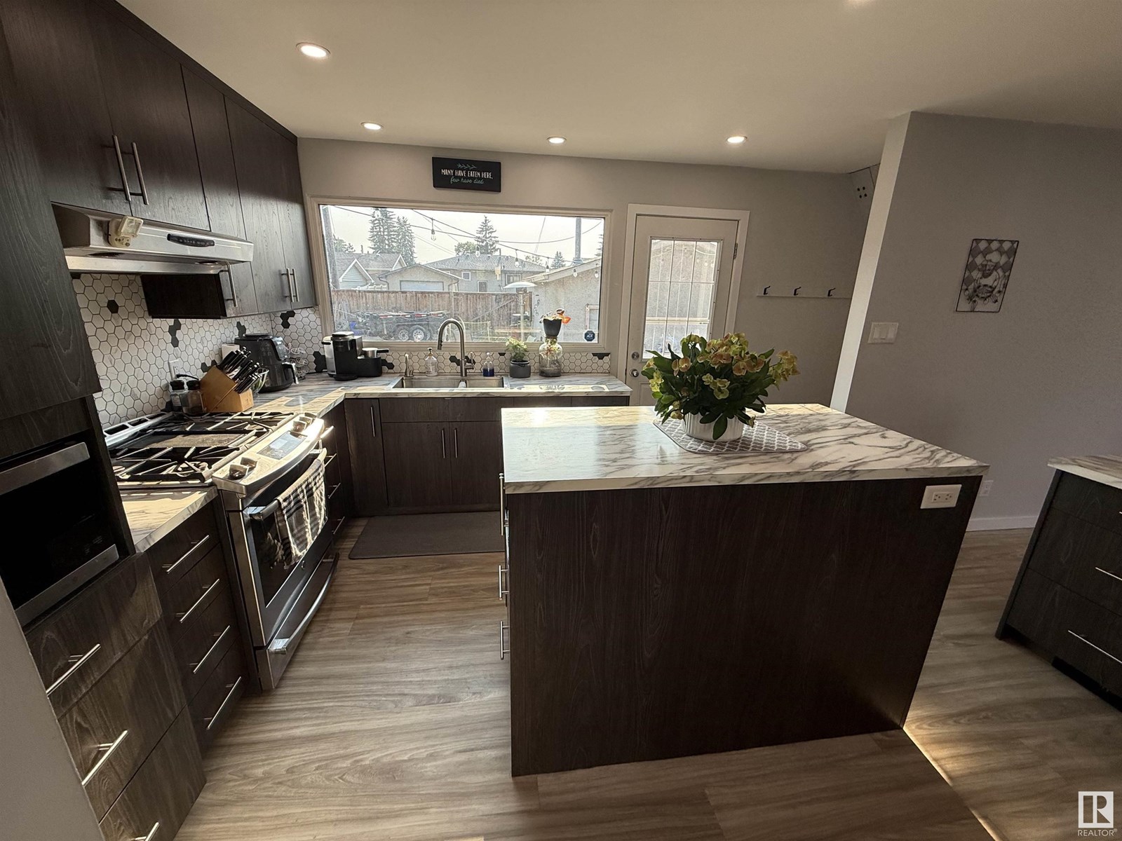 8402 158 ST NW
