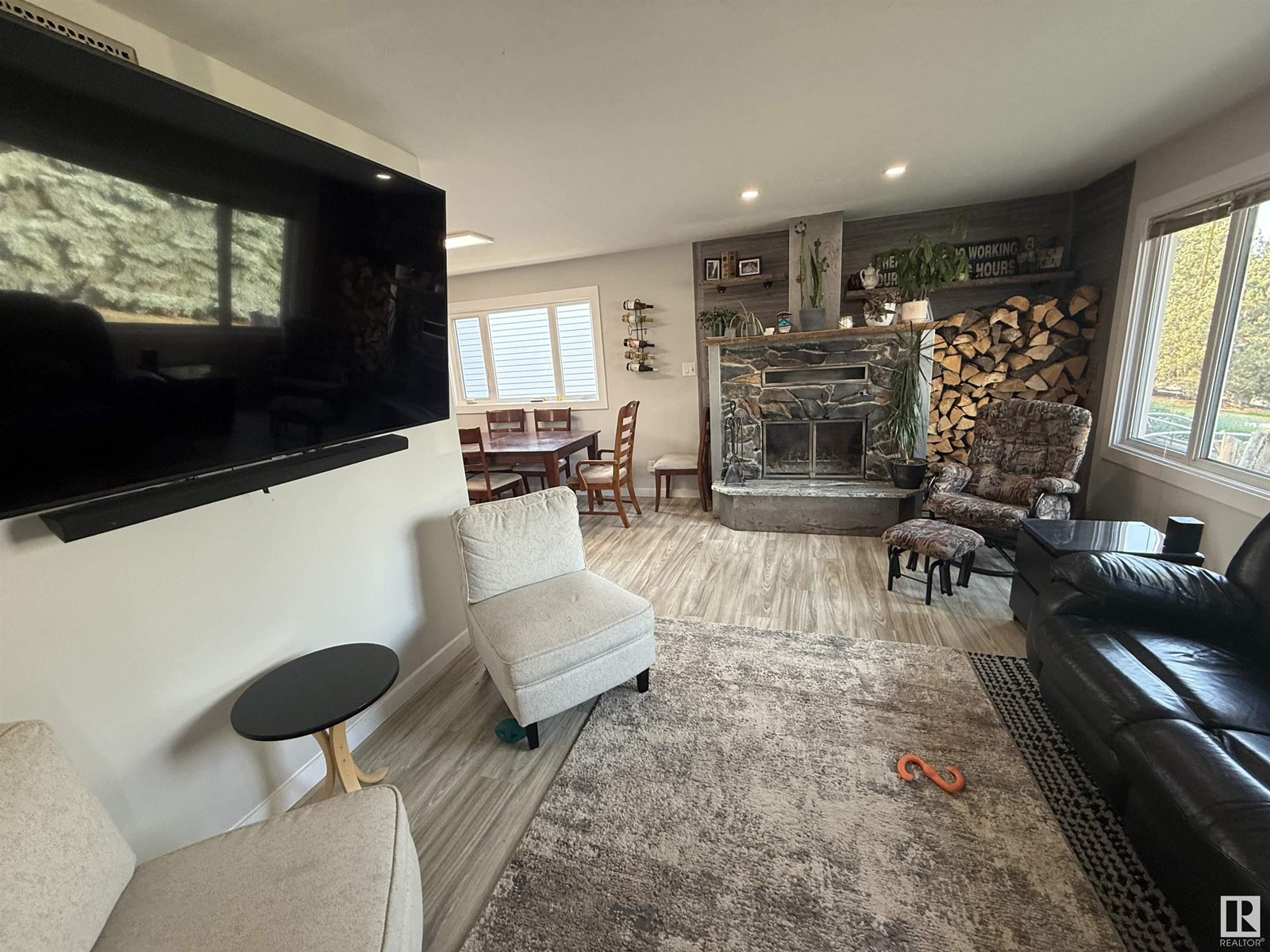 8402 158 ST NW