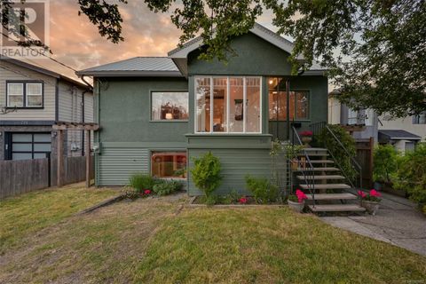 715 Powderly Ave Victoria BC V9A2Z3