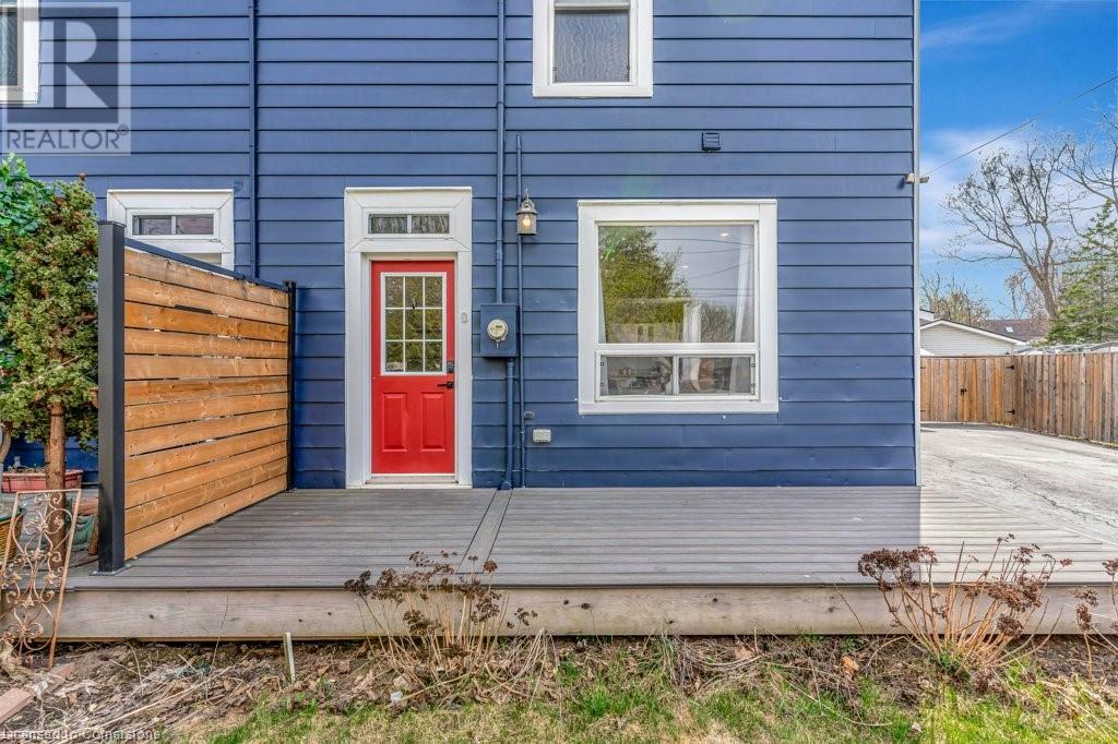 102 POPLAR Avenue