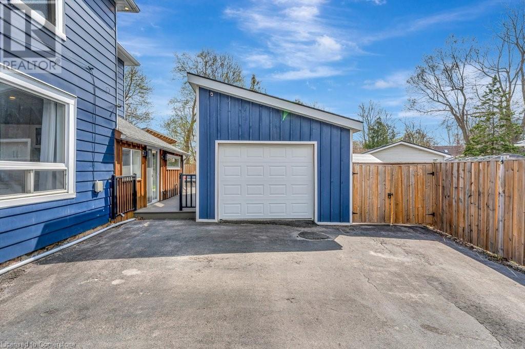 102 POPLAR Avenue