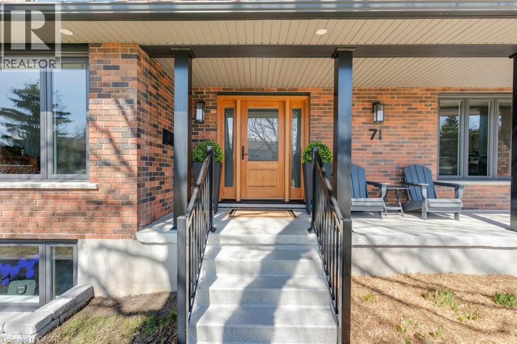 71 ROSSLINN Road