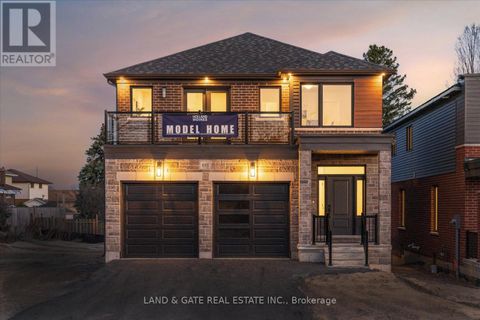 985 QUEENSDALE AVENUE Oshawa (Donevan) ON L1H1H4