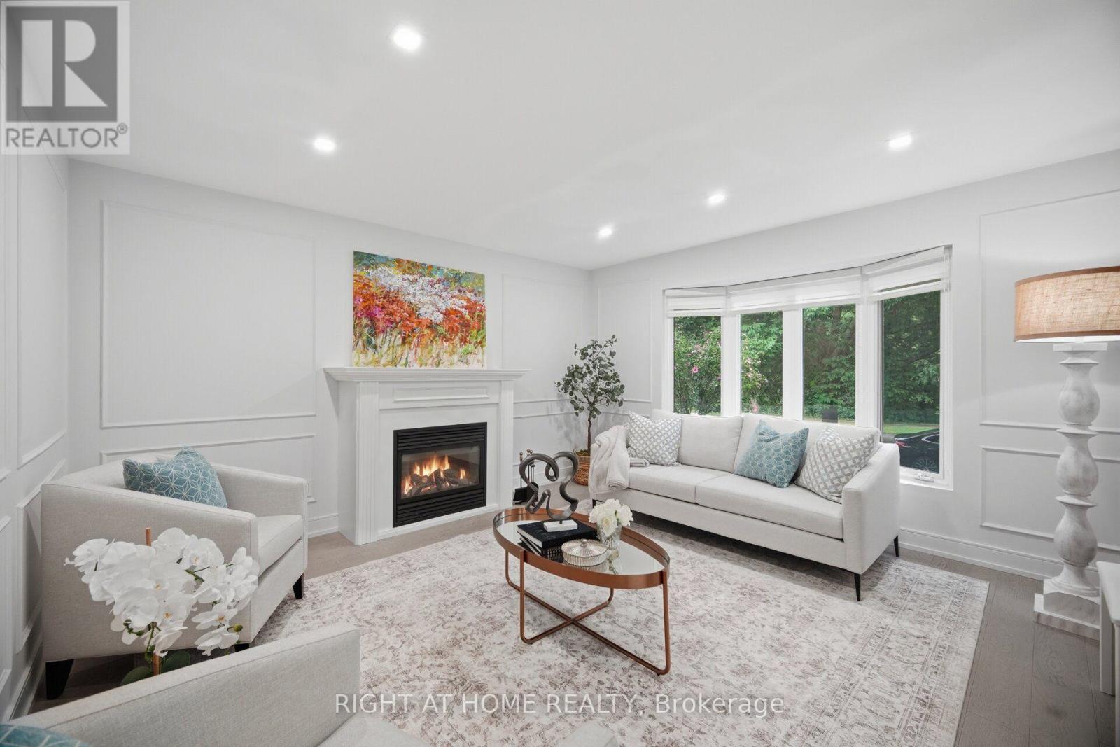 4 SIMMONS CRESCENT