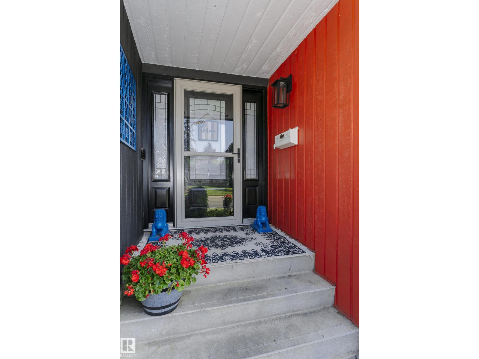 15104 42 AV NW